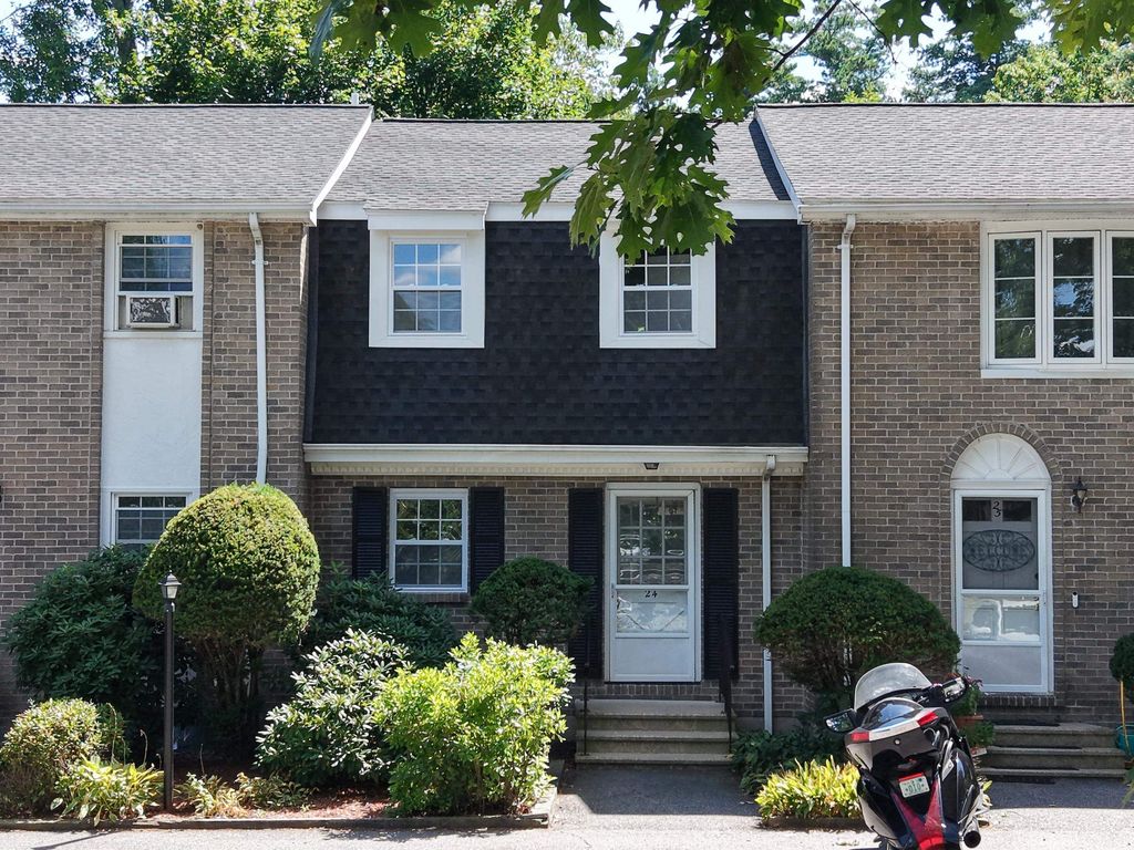 24 Fieldstone Drive, Londonderry, NH 03053