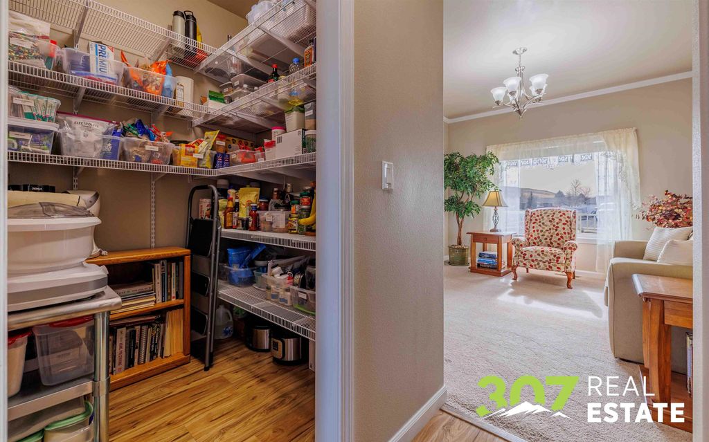 3331 Owens Ave, Cody, WY 82414 photo 5