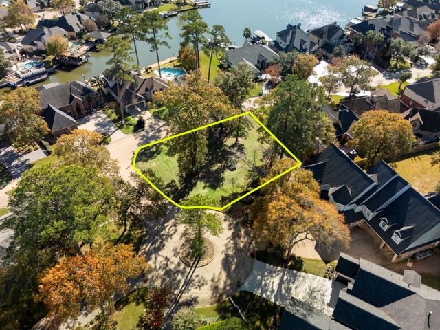 227 Wedgewood Drive, Montgomery, TX 77356