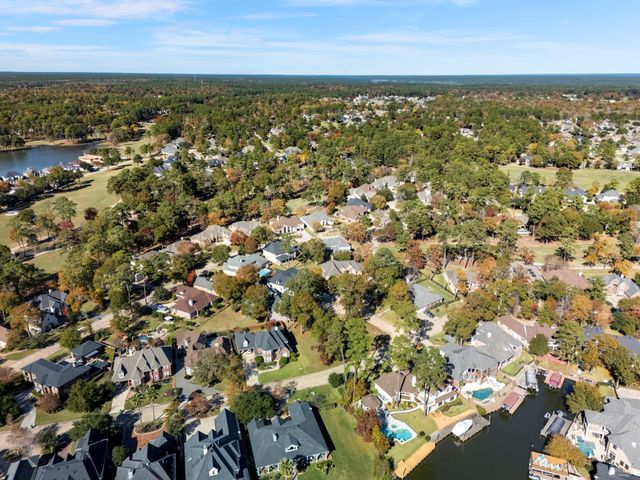 227 Wedgewood Drive, Montgomery, TX 77356