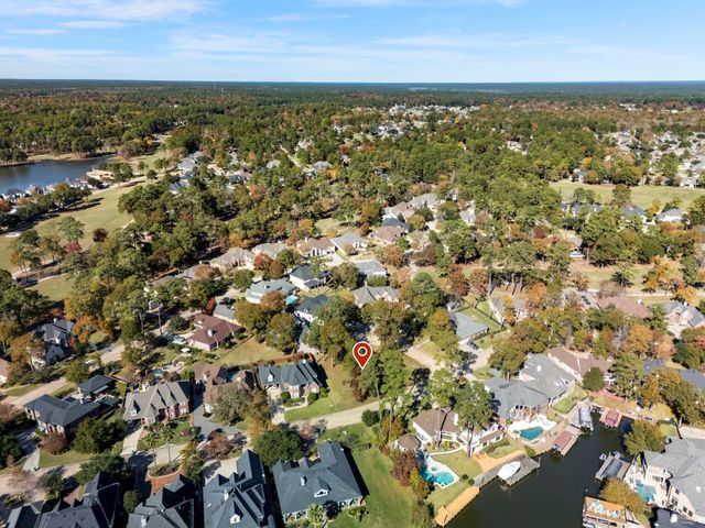 227 Wedgewood Drive, Montgomery, TX 77356