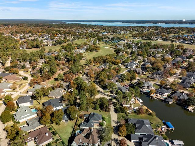 227 Wedgewood Drive, Montgomery, TX 77356