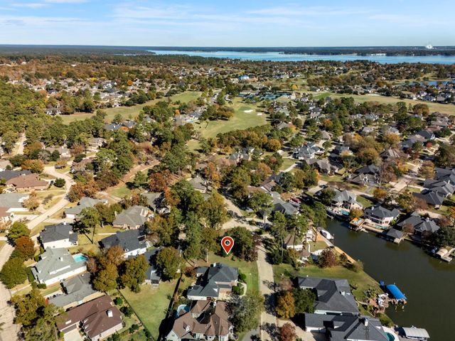 227 Wedgewood Drive, Montgomery, TX 77356