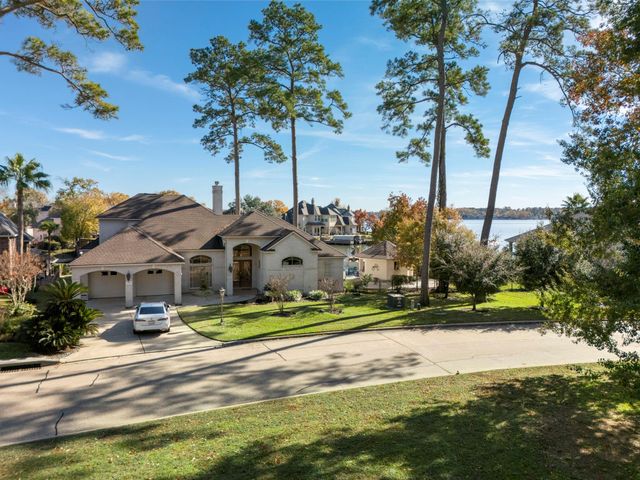 227 Wedgewood Drive, Montgomery, TX 77356