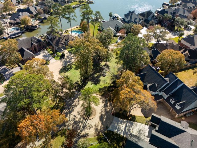 227 Wedgewood Drive, Montgomery, TX 77356