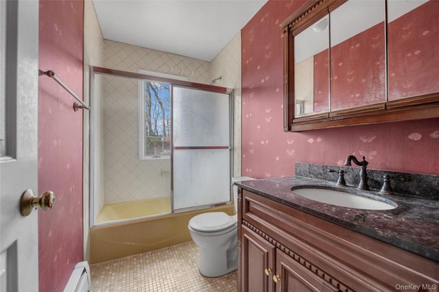 1 Peters Lane, Manhasset, NY 11030