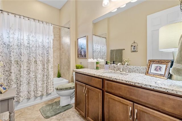 2875 Sunset Pointe CIR E, Cape Coral, FL 33914