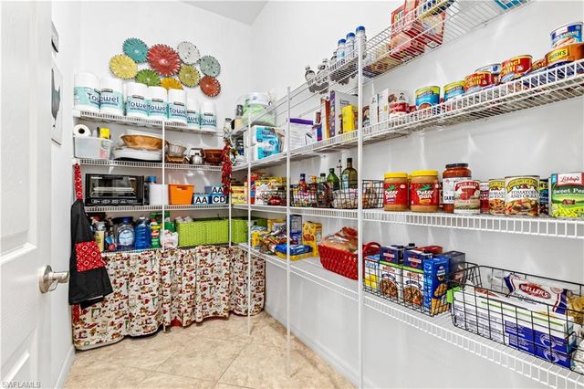 2875 Sunset Pointe CIR E, Cape Coral, FL 33914