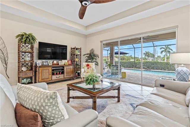 2875 Sunset Pointe CIR E, Cape Coral, FL 33914
