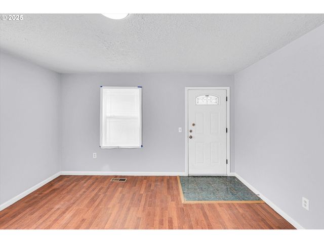 14125 Se DIVISION St, Portland, OR 97236