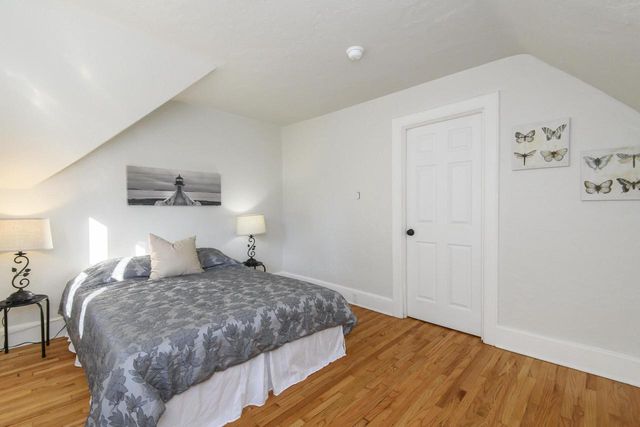 2911 N Newhall STREET, Milwaukee, WI 53211