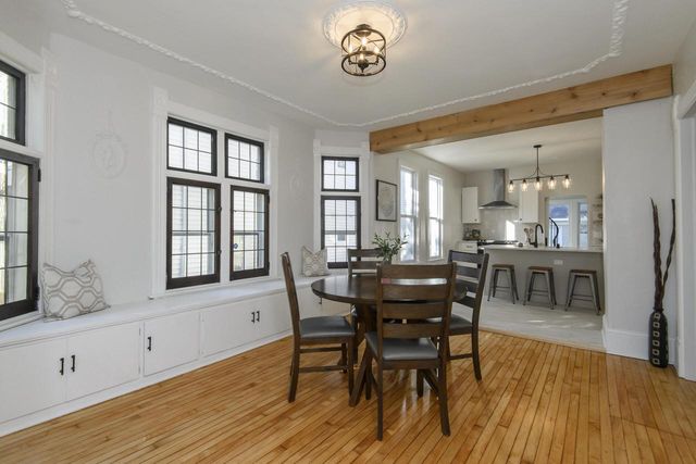 2911 N Newhall STREET, Milwaukee, WI 53211