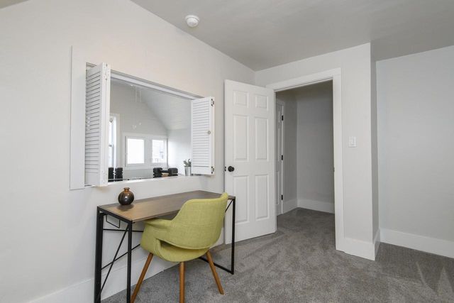 2911 N Newhall STREET, Milwaukee, WI 53211