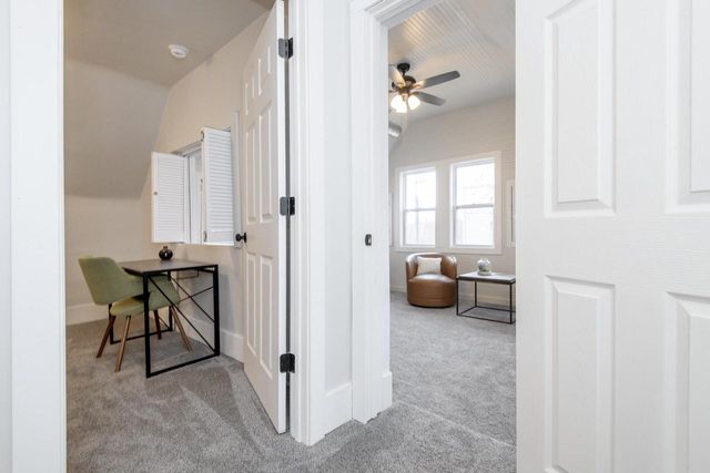 2911 N Newhall STREET, Milwaukee, WI 53211