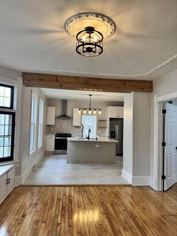 2911 N Newhall STREET, Milwaukee, WI 53211