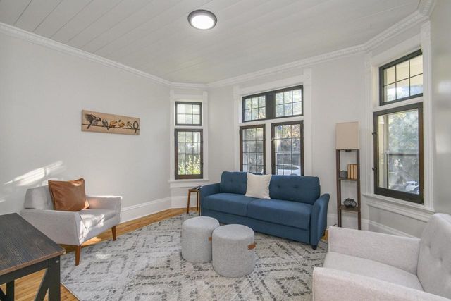 2911 N Newhall STREET, Milwaukee, WI 53211