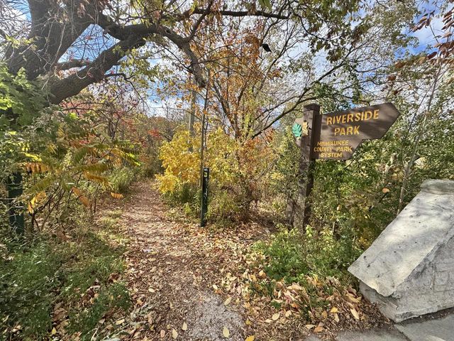 2911 N Newhall STREET, Milwaukee, WI 53211