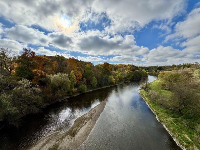 2911 N Newhall STREET, Milwaukee, WI 53211