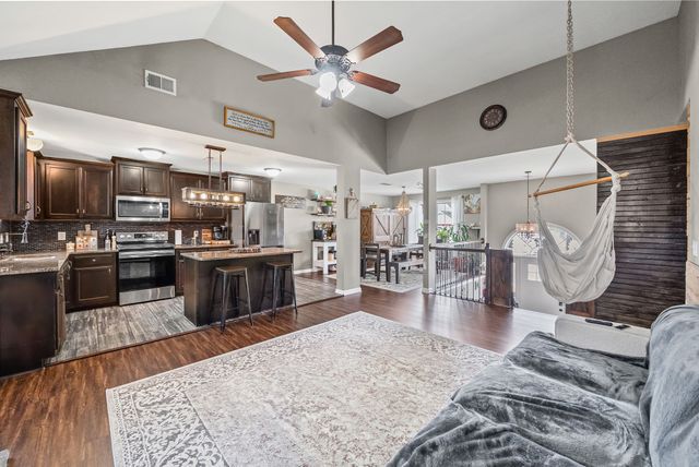 1376 Freedom Dr, Clarksville, TN 37042