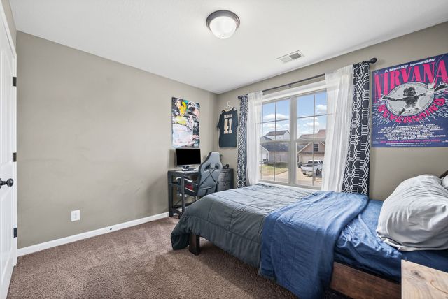 1376 Freedom Dr, Clarksville, TN 37042