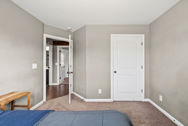 1376 Freedom Dr, Clarksville, TN 37042