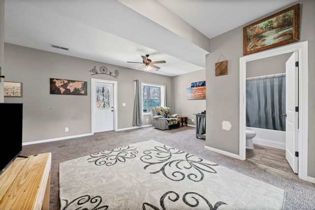 1376 Freedom Dr, Clarksville, TN 37042