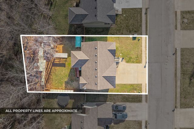 1376 Freedom Dr, Clarksville, TN 37042