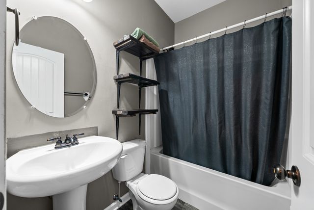 1376 Freedom Dr, Clarksville, TN 37042