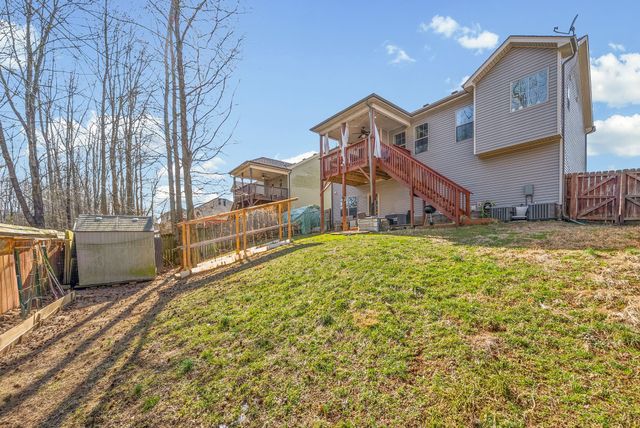 1376 Freedom Dr, Clarksville, TN 37042