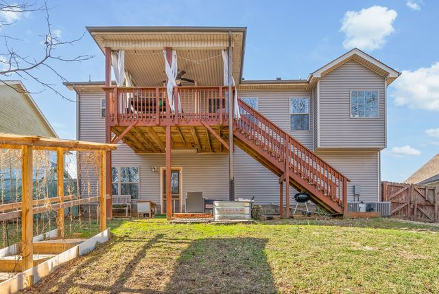 1376 Freedom Dr, Clarksville, TN 37042