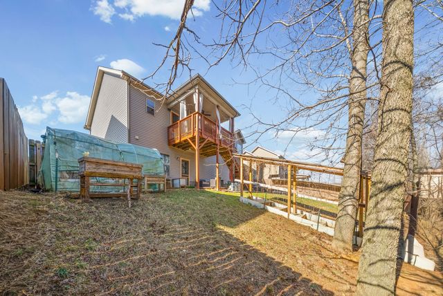 1376 Freedom Dr, Clarksville, TN 37042