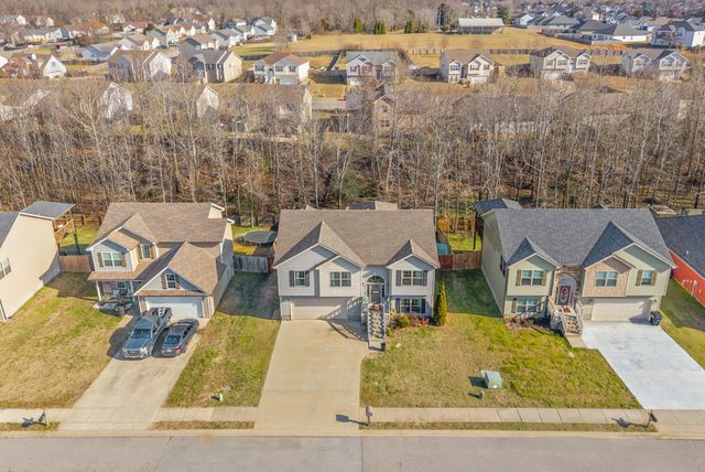 1376 Freedom Dr, Clarksville, TN 37042