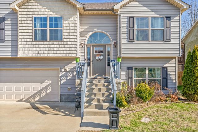 1376 Freedom Dr, Clarksville, TN 37042