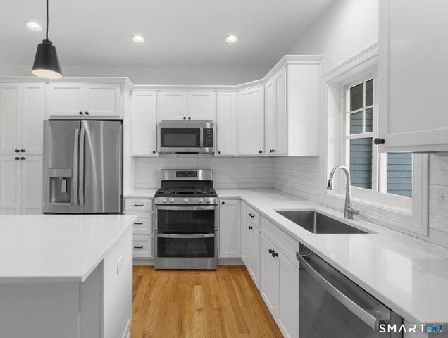 16 Windward Way 16, Shelton, CT 06484