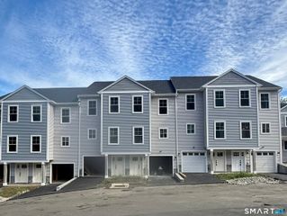 16 Windward Way 16, Shelton, CT 06484