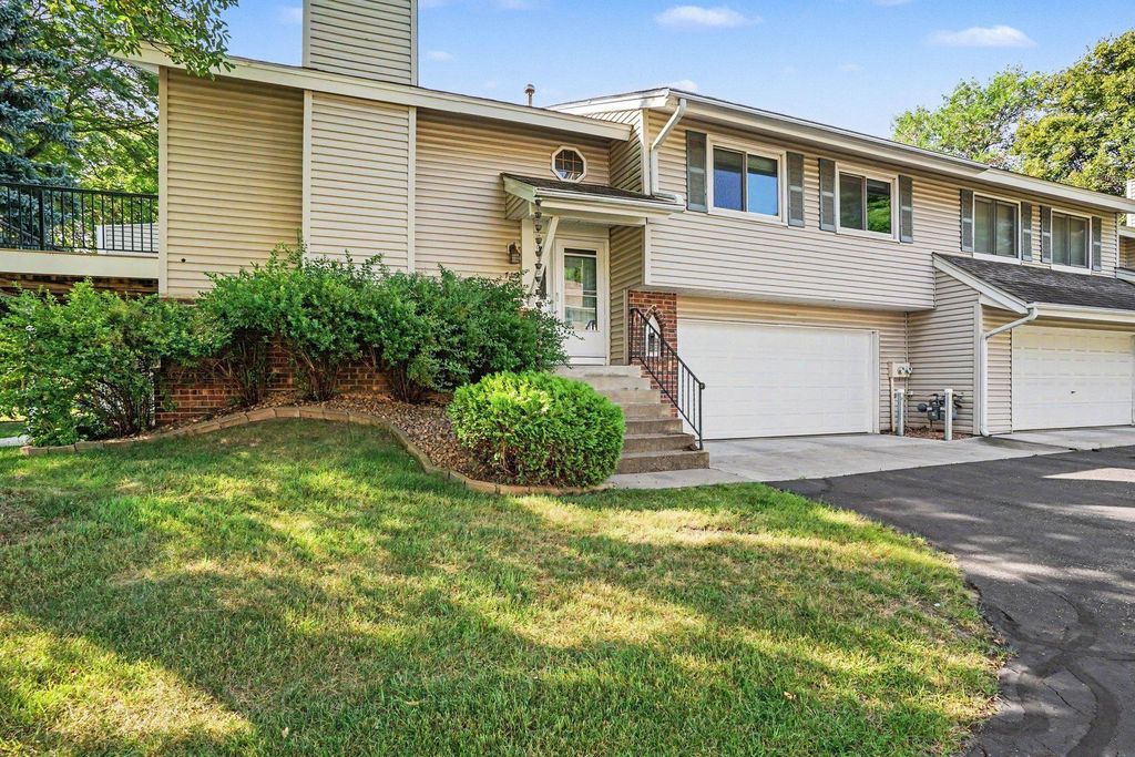719 Evergreen Court, Burnsville, MN 55337 — photo 3