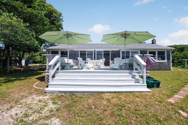 7 Gull Lane, Cataumet, MA 02534