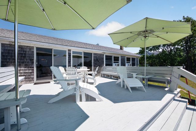 7 Gull Lane, Cataumet, MA 02534