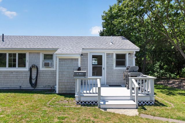 7 Gull Lane, Cataumet, MA 02534