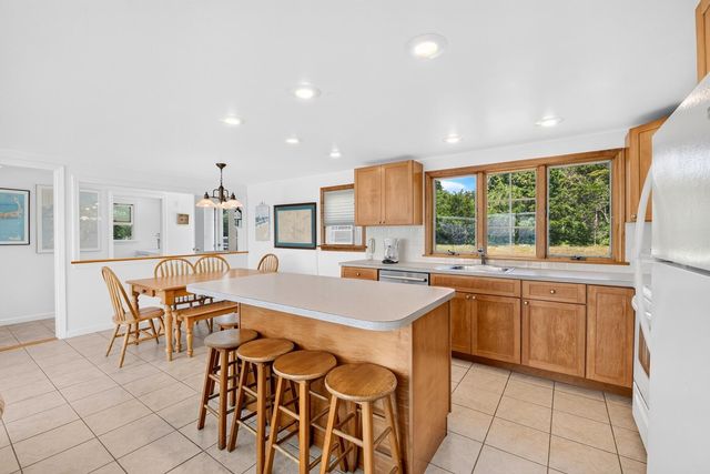 7 Gull Lane, Cataumet, MA 02534