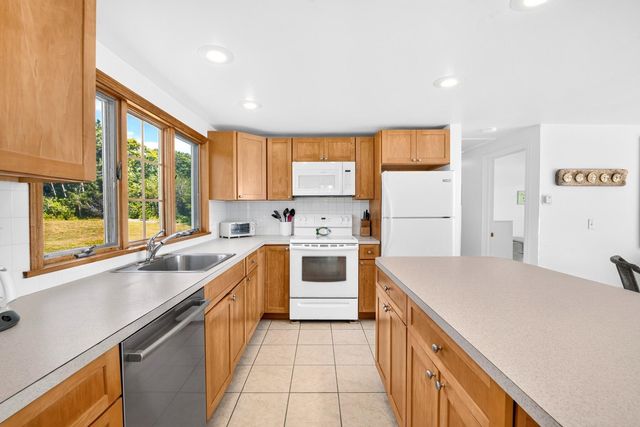 7 Gull Lane, Cataumet, MA 02534
