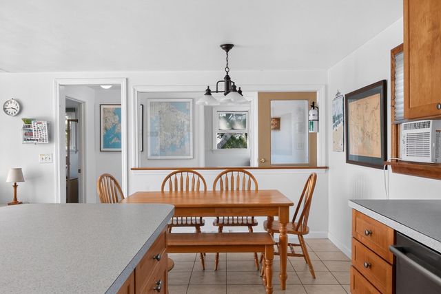 7 Gull Lane, Cataumet, MA 02534