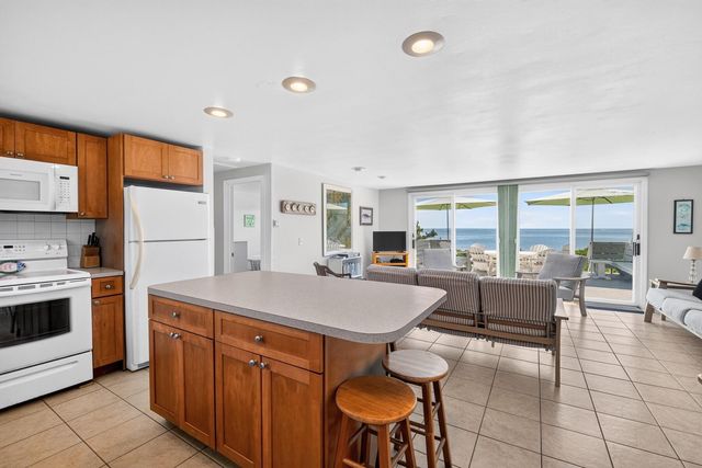7 Gull Lane, Cataumet, MA 02534