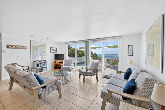 7 Gull Lane, Cataumet, MA 02534