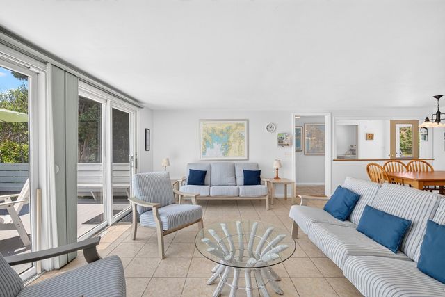 7 Gull Lane, Cataumet, MA 02534