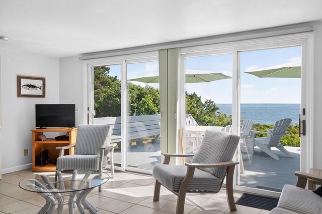 7 Gull Lane, Cataumet, MA 02534