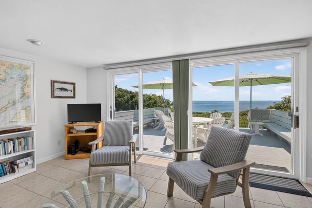 7 Gull Lane, Cataumet, MA 02534