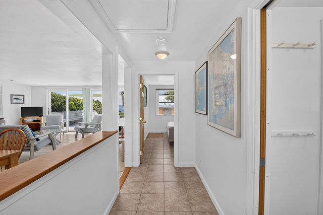 7 Gull Lane, Cataumet, MA 02534