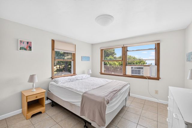 7 Gull Lane, Cataumet, MA 02534