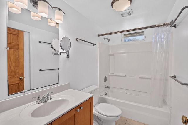 7 Gull Lane, Cataumet, MA 02534